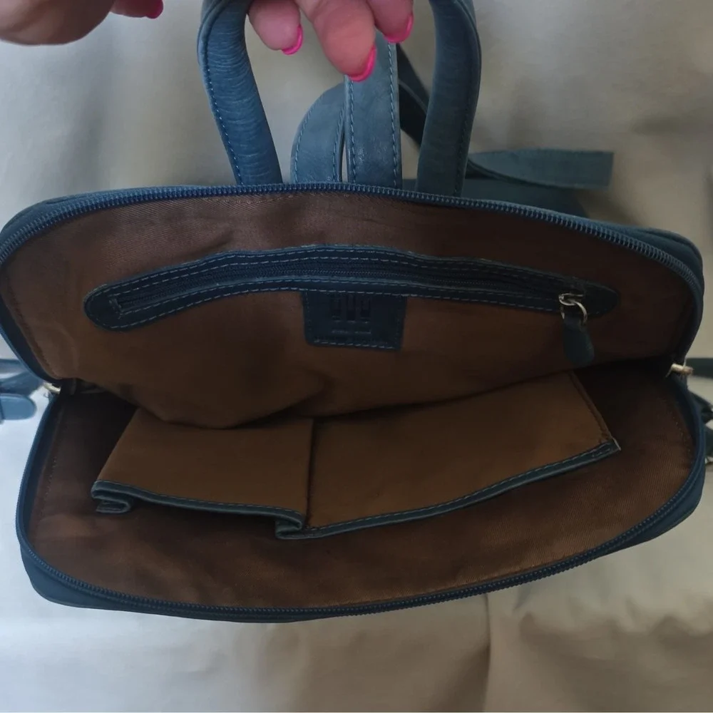 ili New York Blue Gen Leather Backpack Zip- Lined Pockets Silver Hardware